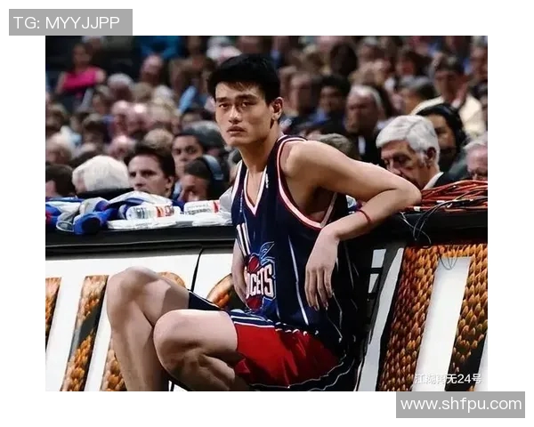 姚明亲临现场观看排球比赛展现对体育的热爱与支持