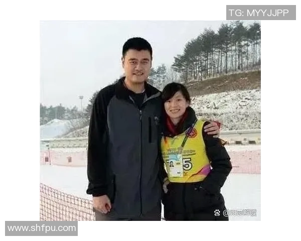 姚明与小鱼干的奇妙搭配：从篮球场到美食界的跨界之旅