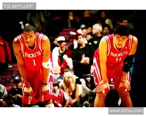 姚明与比尔沃顿的传奇对决与篮球历史的交汇点