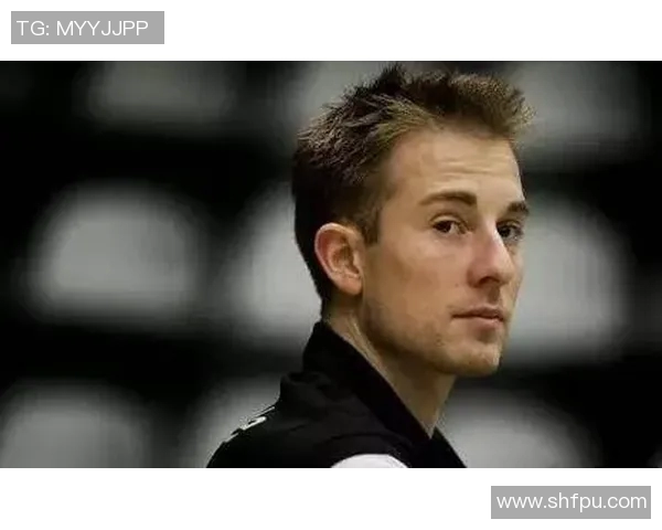 专一足球明星的职业生涯与成就探讨：从热爱到巅峰的奋斗之路