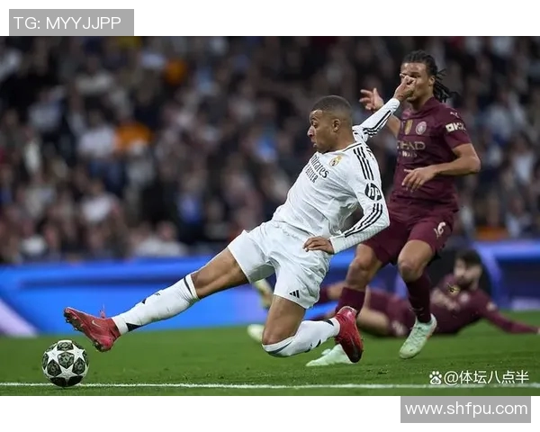 外媒热议足球明星表现与影响力引发全球关注与讨论 外媒热议足球明星表现与影响力引发全球关注与讨论