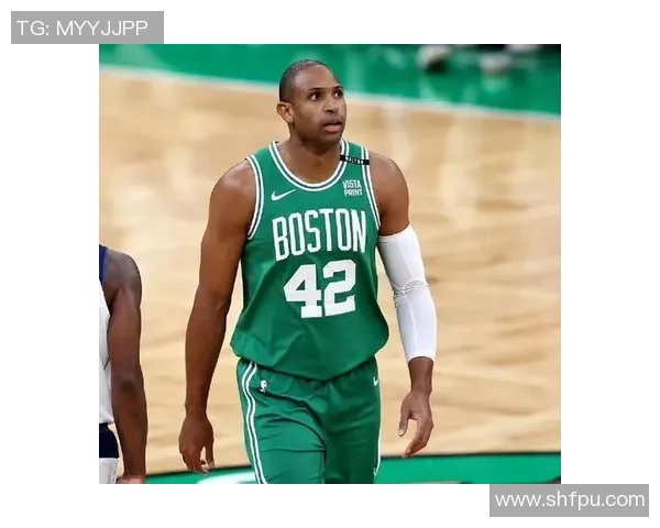 足球明星光头老将的传奇旅程与不屈精神展现了岁月的魅力与坚持的力量